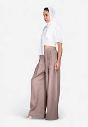 Model wearing white camel scarf – East Vibe
